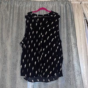 Harper blouse with pockets and lightning print